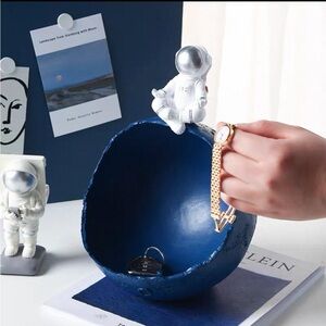 NWT Entryway Organizer / Key holder